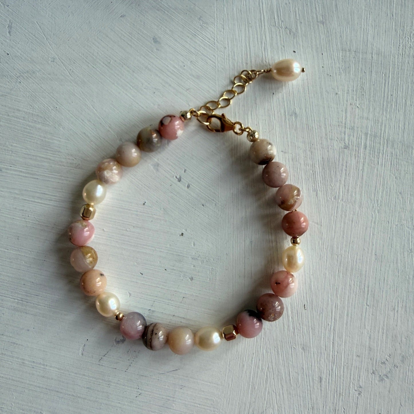 Armbandje van Andes opaal en zoetwaterparels - Engelina Jewelry