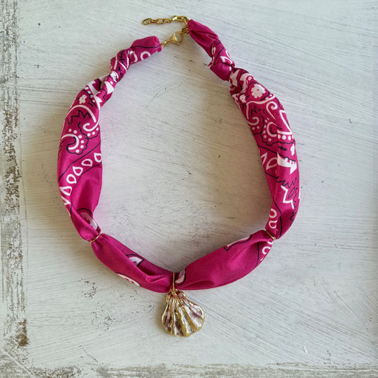 Bohemian bandana ketting met St. Jacobsschelp hanger