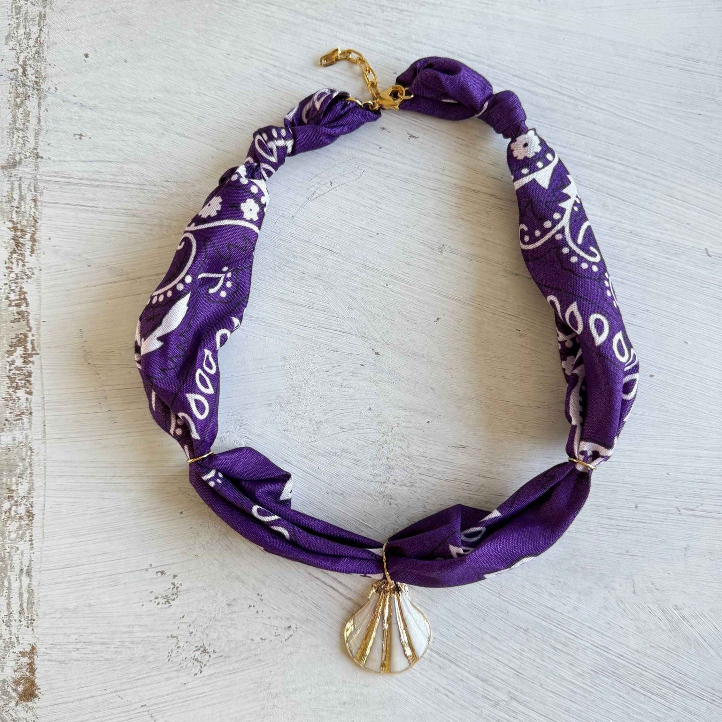 Bohemian bandana ketting met St. Jacobsschelp hanger