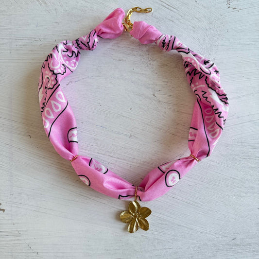 Bohemian bandana ketting met hibiscus bloem hanger