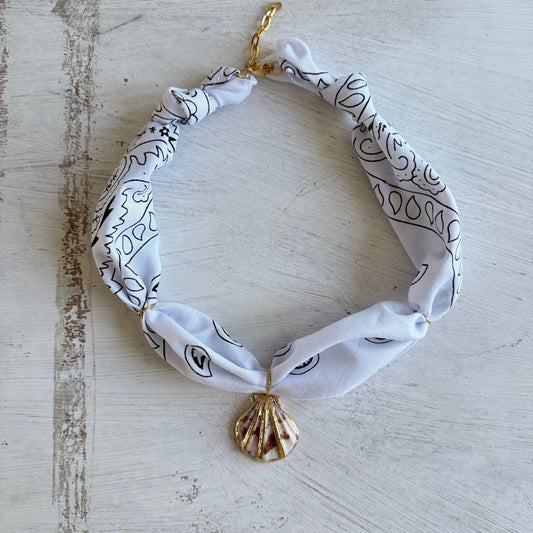 Bohemian bandana ketting met St. Jacobsschelp hanger