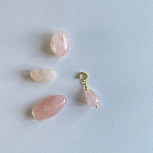 Bedel van rozenkwarts druppel