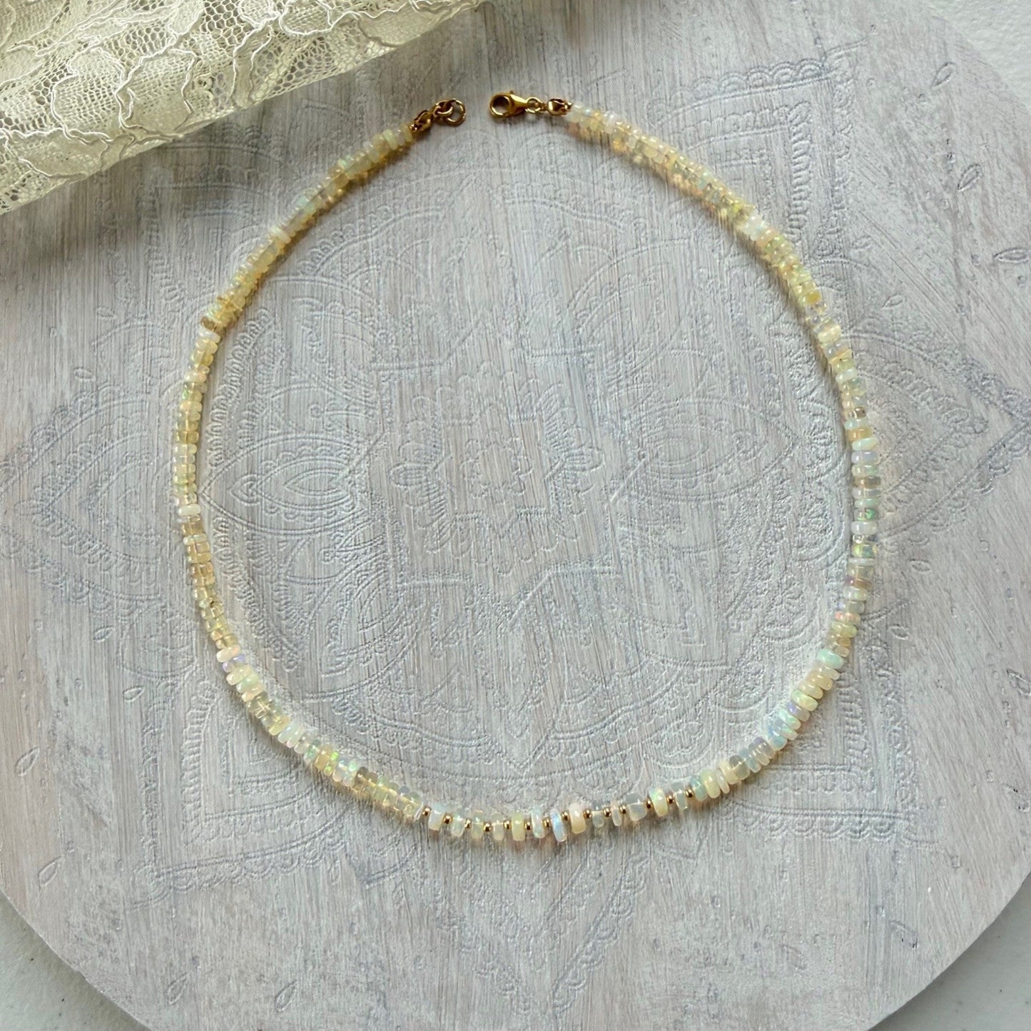 Ketting van Ethiopische opaal