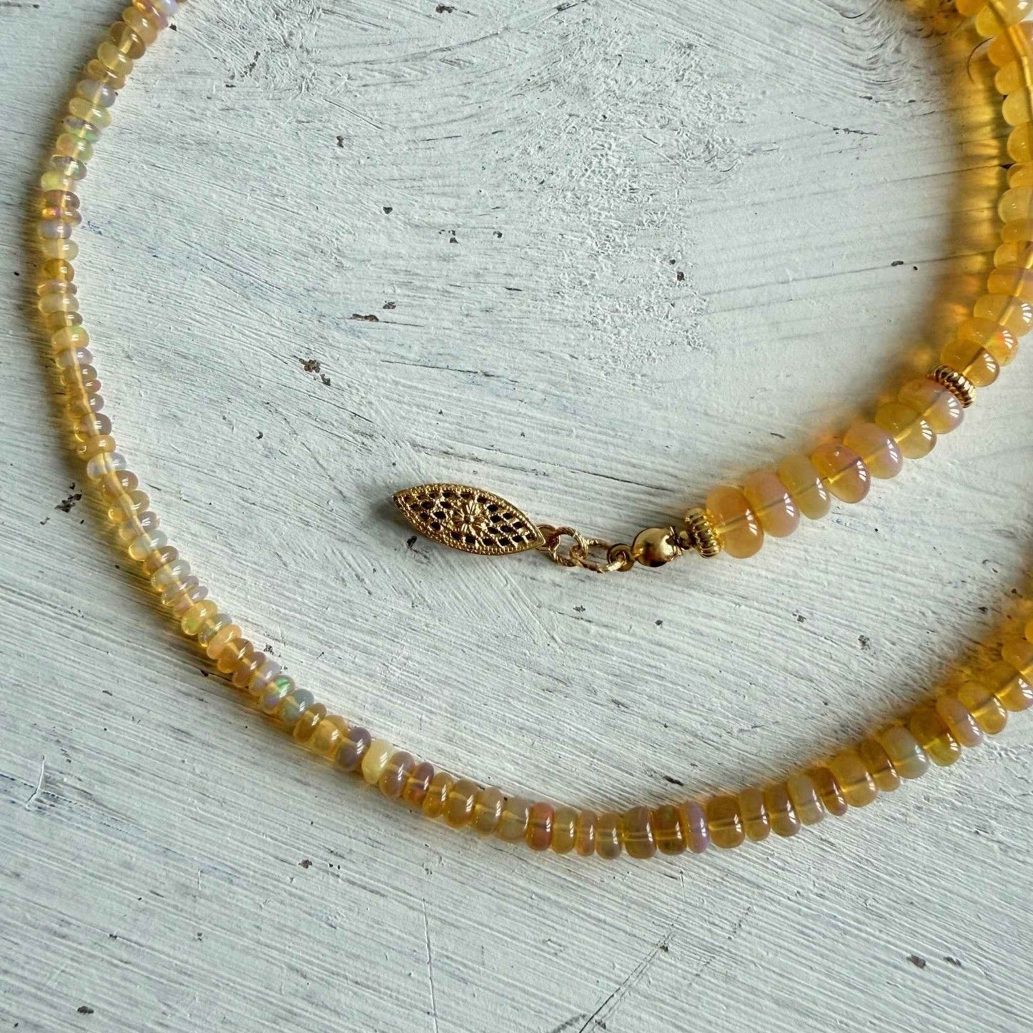 Ketting van gele Ethiopische opaal met goldfilled slot - ETOPIA