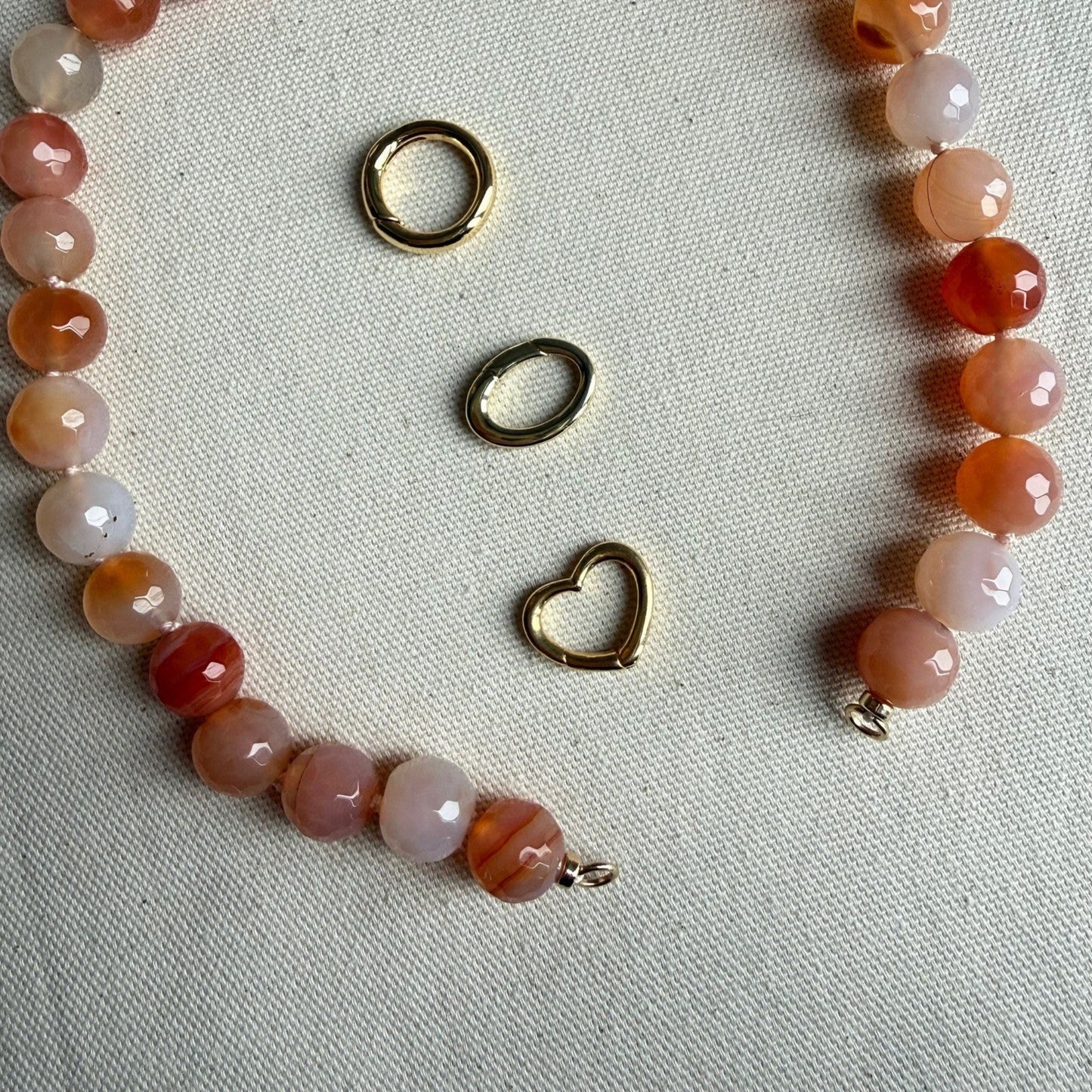 Ketting geknoopt van rode agaat met gold filled open einden - PERZIA