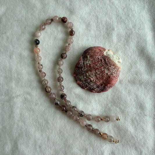 Ketting van aarbeienkwarts met open einden