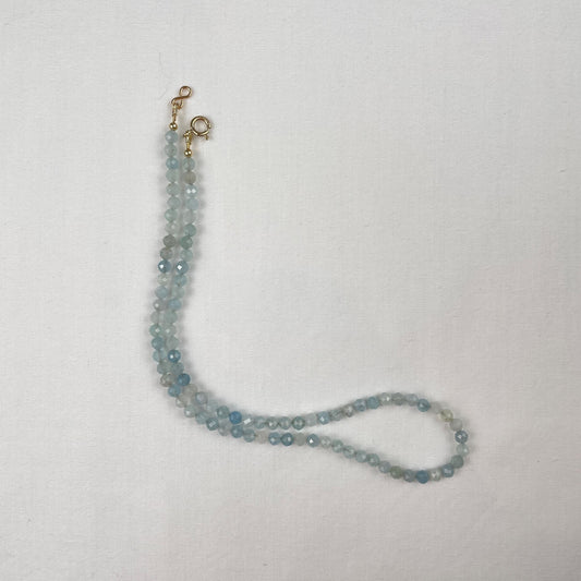 Ketting van aquamarijn facetkraaltjes