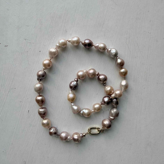 Ketting van zoetwaterparels met gold filled slot - AVEDA