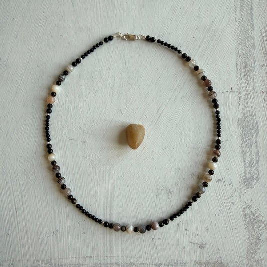 Ketting van Botswana agaat en onyx met zilver lobsterslot - Engelina Jewelry