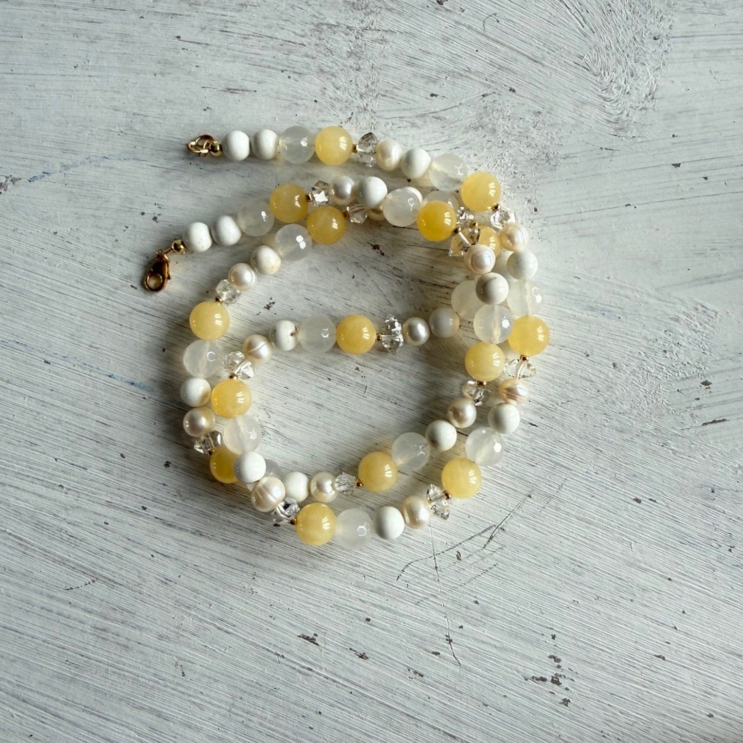 Ketting van gele calciet, agaat en Herkimer diamant met gold filled slot - CELINE