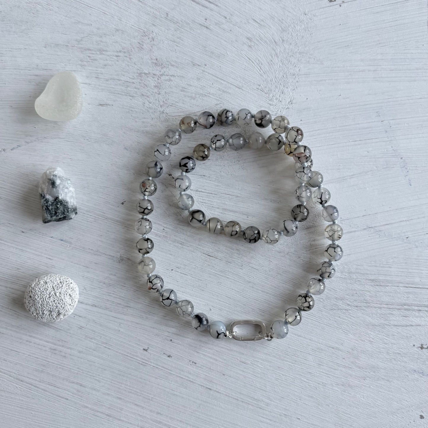 Ketting van draken agaat met sterling zilveren sluiting