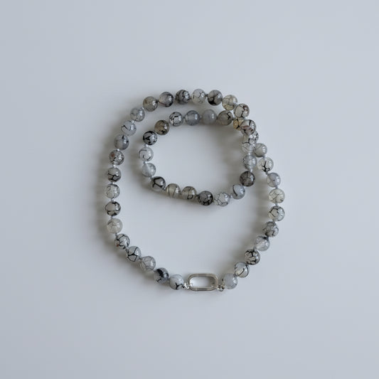 Ketting van draken agaat met zilveren uiteinden