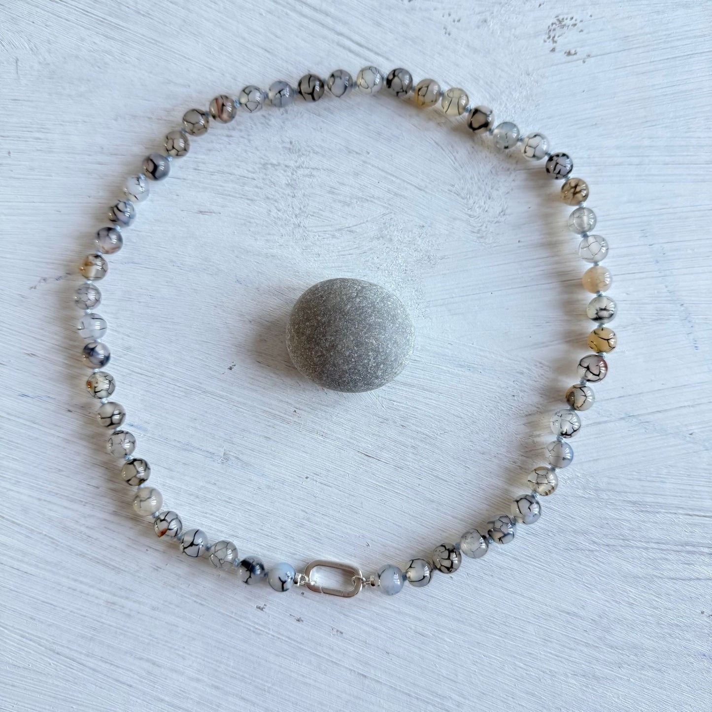 Ketting van draken agaat met sterling zilveren sluiting