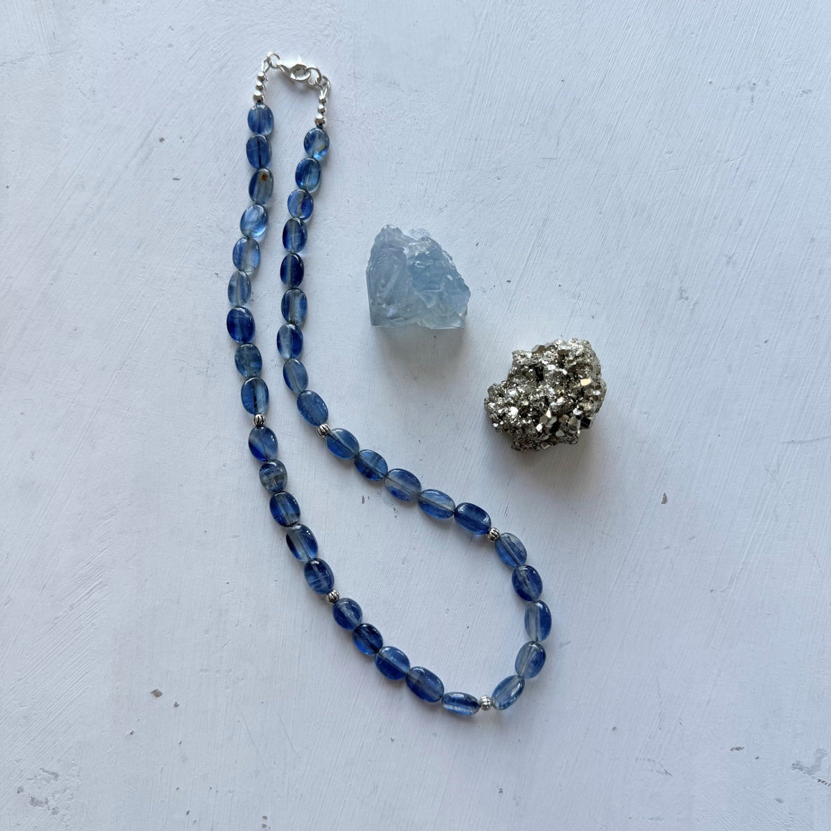 Ketting van kyaniet - Engelina Jewelry