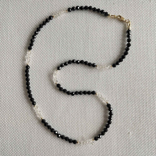 Ketting van spinel facetkraaltjes en Herkimer diamant
