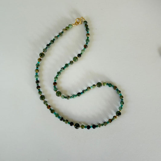 Ketting van Afrikaans turkoois kralen met gold filled slot
