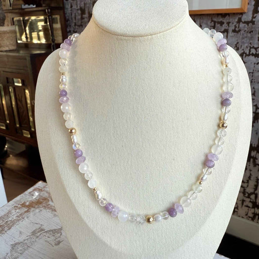Ketting van witte agaat, topaas en diverse edelstenen met gold filled slot - ABBY