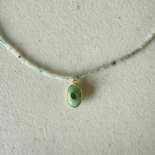 Kettinkje van jade facetkraaltjes en amazoniet hanger