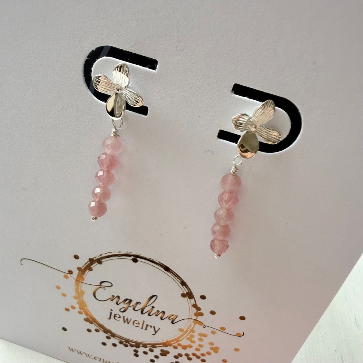 Zilveren bloemoorbellen met rozenkwarts - Engelina Jewelry
