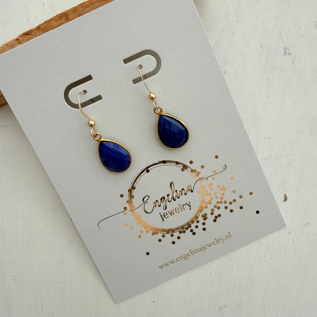 gold filled oorhaakjes met lapis lazuli facetdruppel - Engelina Jewelry