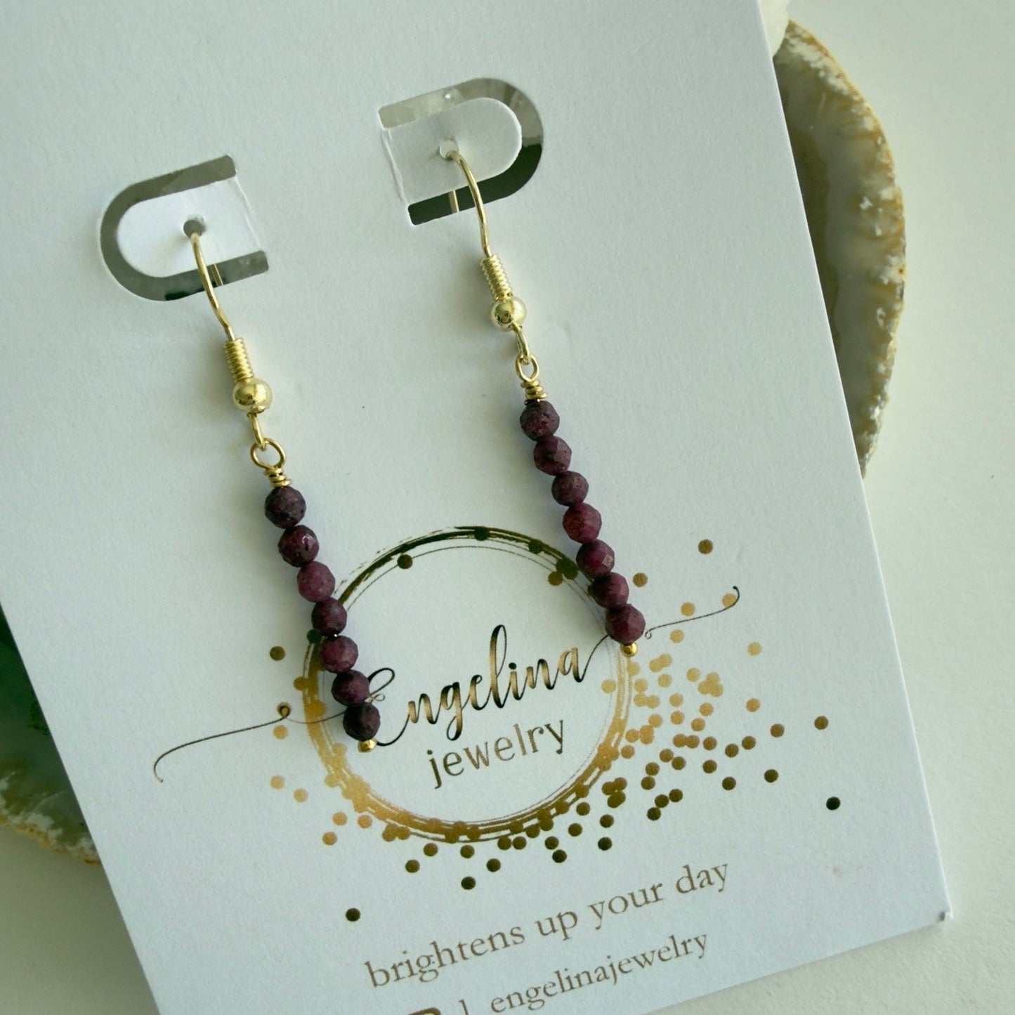 Handgemaakte ketting van ronde kralen met 14K gold filled haakslotje — Engelina Jewelry