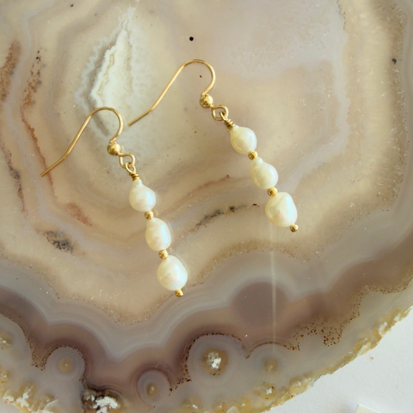 Handgemaakte ketting van ronde kralen met 14K gold filled haakslotje — Engelina Jewelry