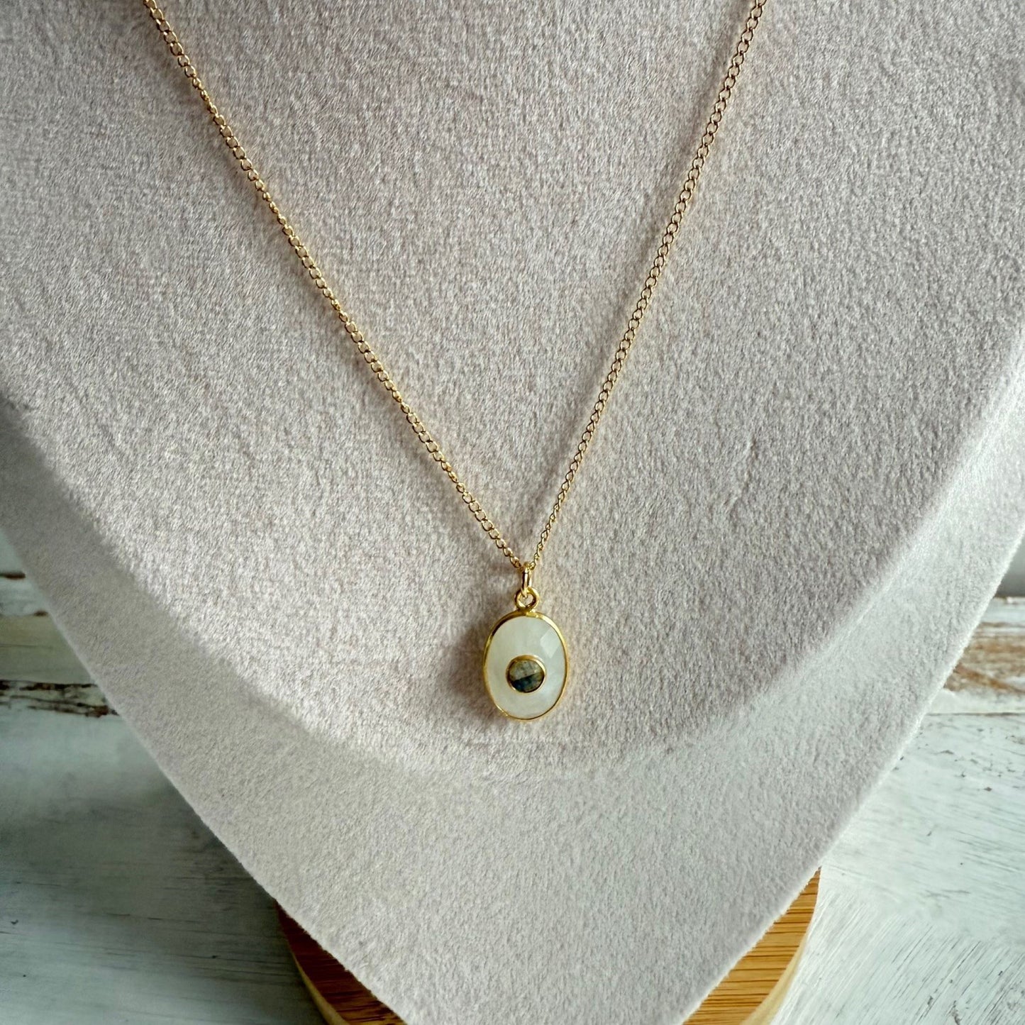 Schakelkettinkje met maansteen bedel met labradoriet