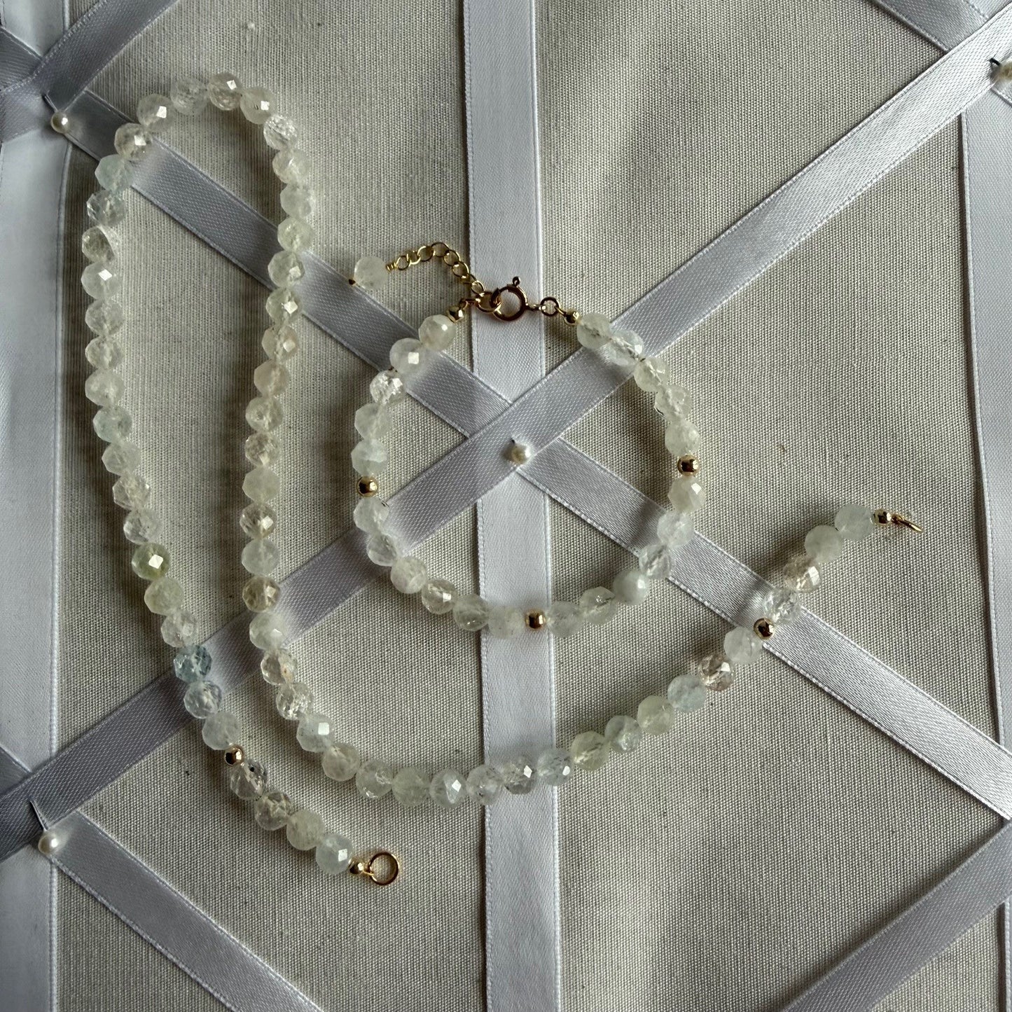 Armbandje van topaas facetkralen met veerslot - TOPIA