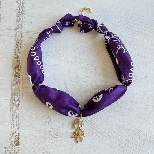 Bohemian bandana ketting met koraaltakje hanger