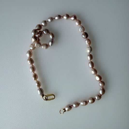 Ketting geknoopt met zijde van roze zoetwaterpareles - Engelina Jewelry