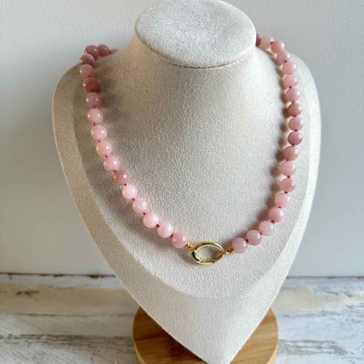 Ketting van roze jade met gold filled open einden