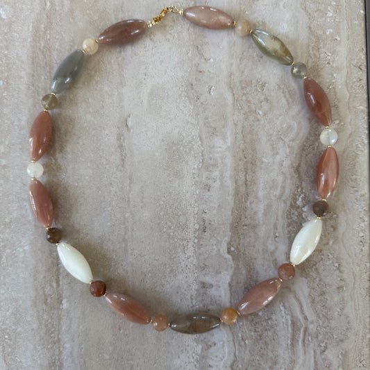 Ketting van maansteen