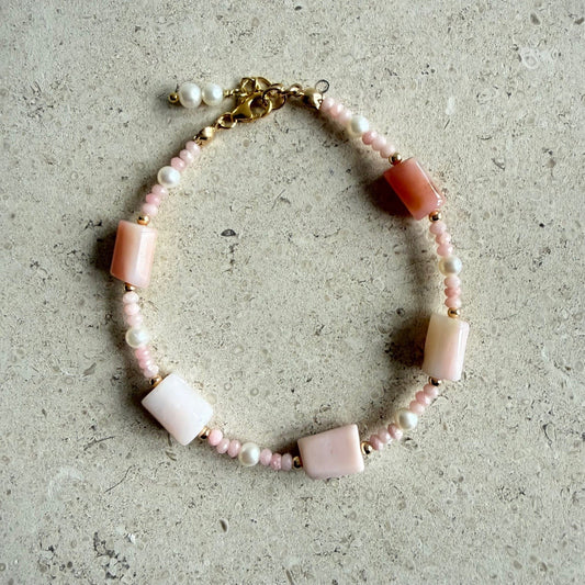 Armbandje van roze opaal en zoetwaterparels - ROZALITA