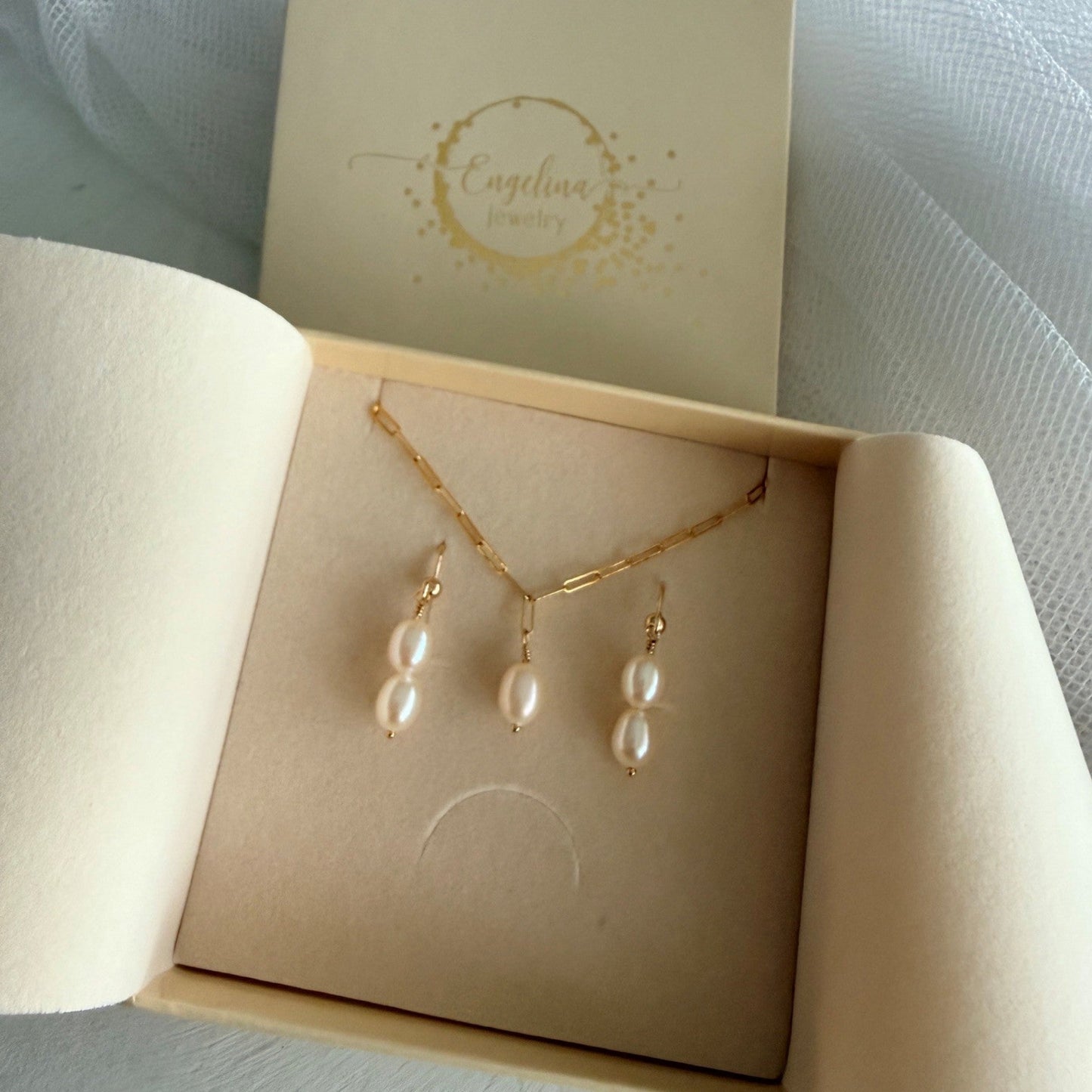 Cadeauset zoetwaterparels - ketting en oorbellen - gold filled