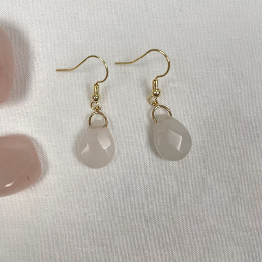 Goldfilled oorbellen met rozenkwarts facet druppel