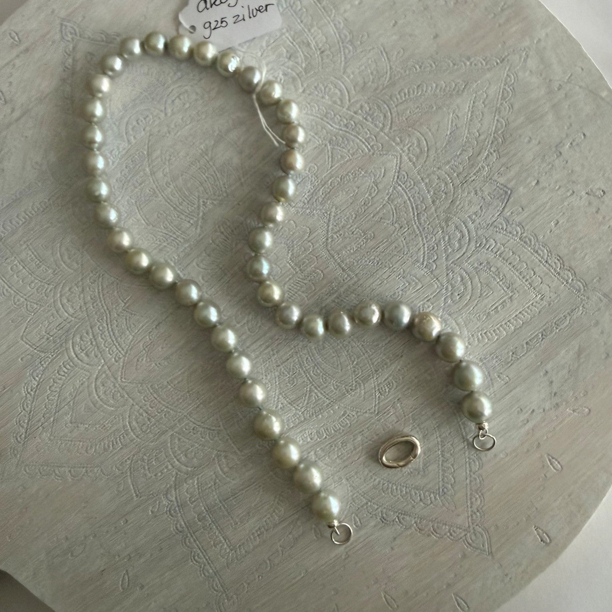 Ketting van Akoya zoutwaterparels met open einden en zilveren sluiting - Engelina Jewelr
