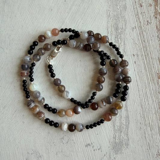Ketting van Botswana agaat en onyx met zilver lobsterslot - Engelina Jewelry