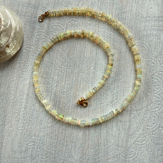 Ketting van Ethiopische opaal