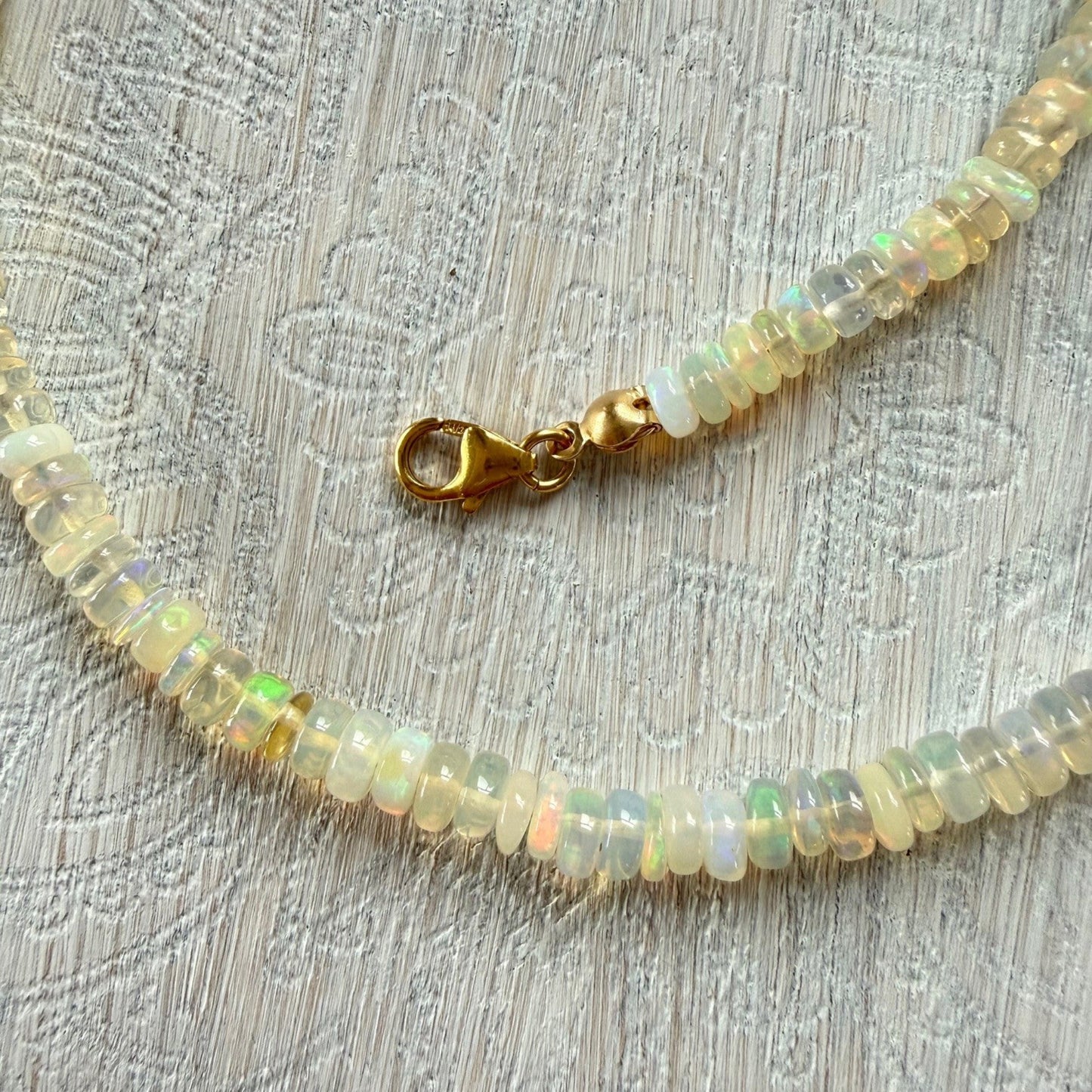 Ketting van Ethiopische opaal