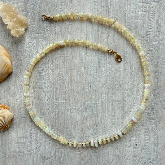 Ketting van Ethiopische opaal 