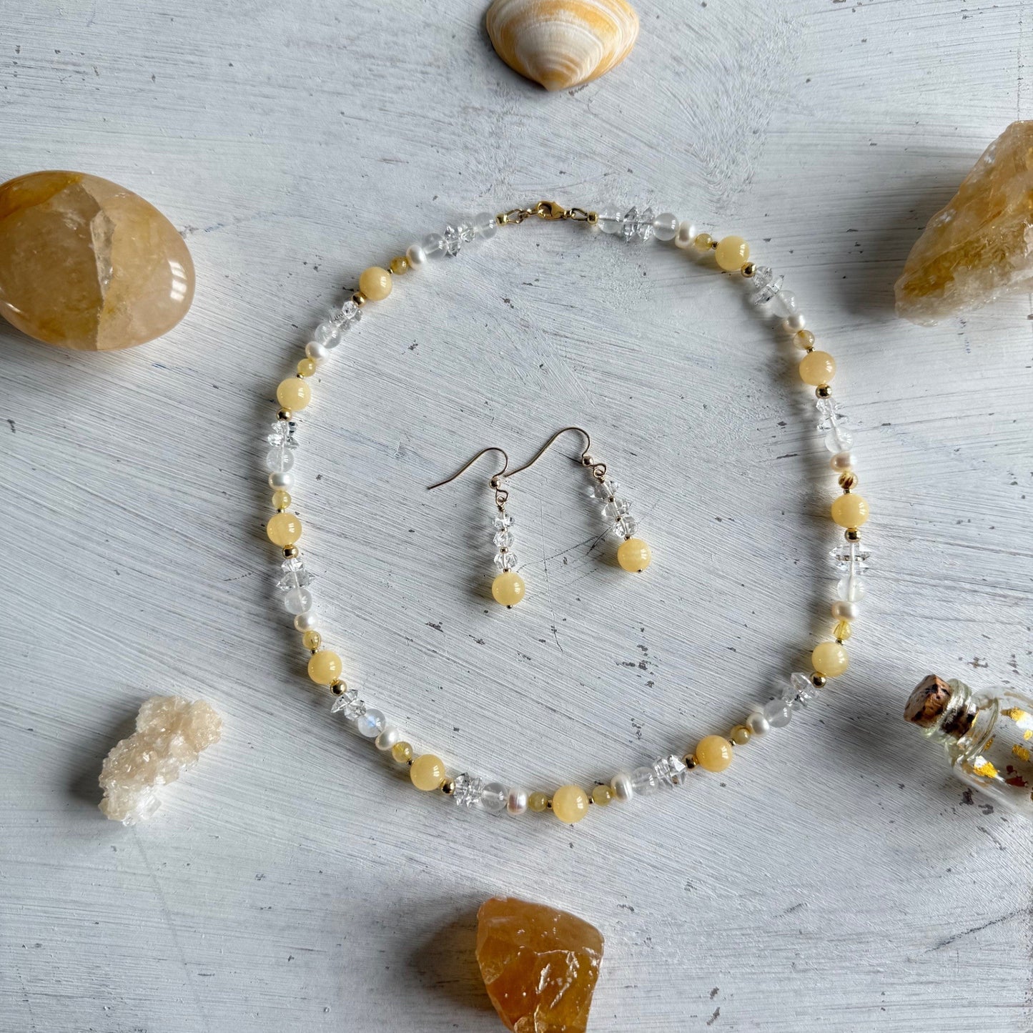 Ketting van gele calciet, Herkimer diamant en maansteen met gold filled slot - CEZANE
