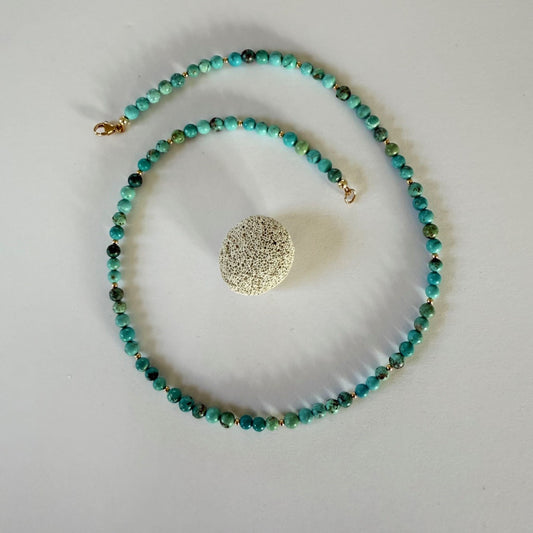 Ketting van Hubei turkoois kralen met gold filled slot