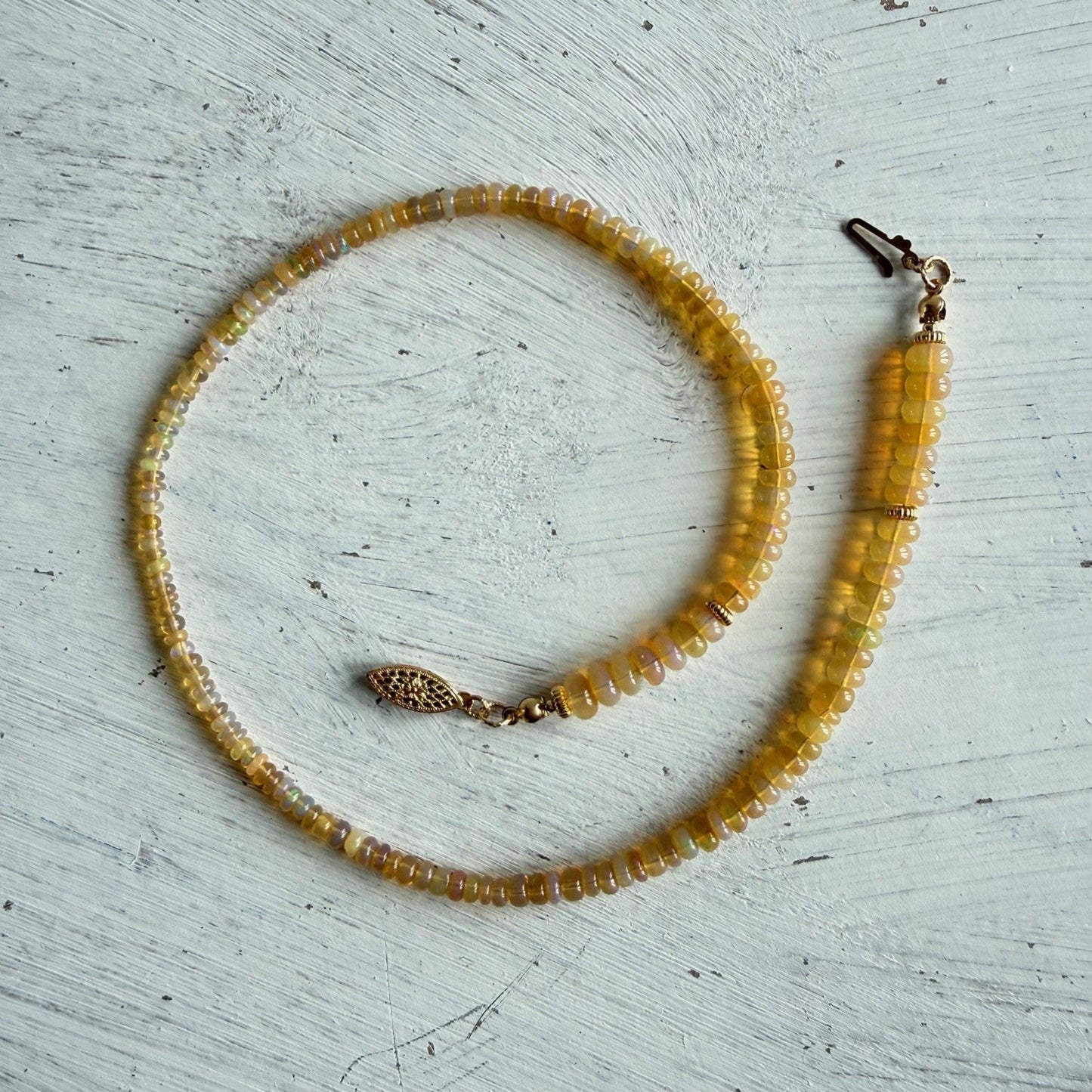 Ketting van gele  Ethiopische opaal met goldfilled slot - ETOPIA