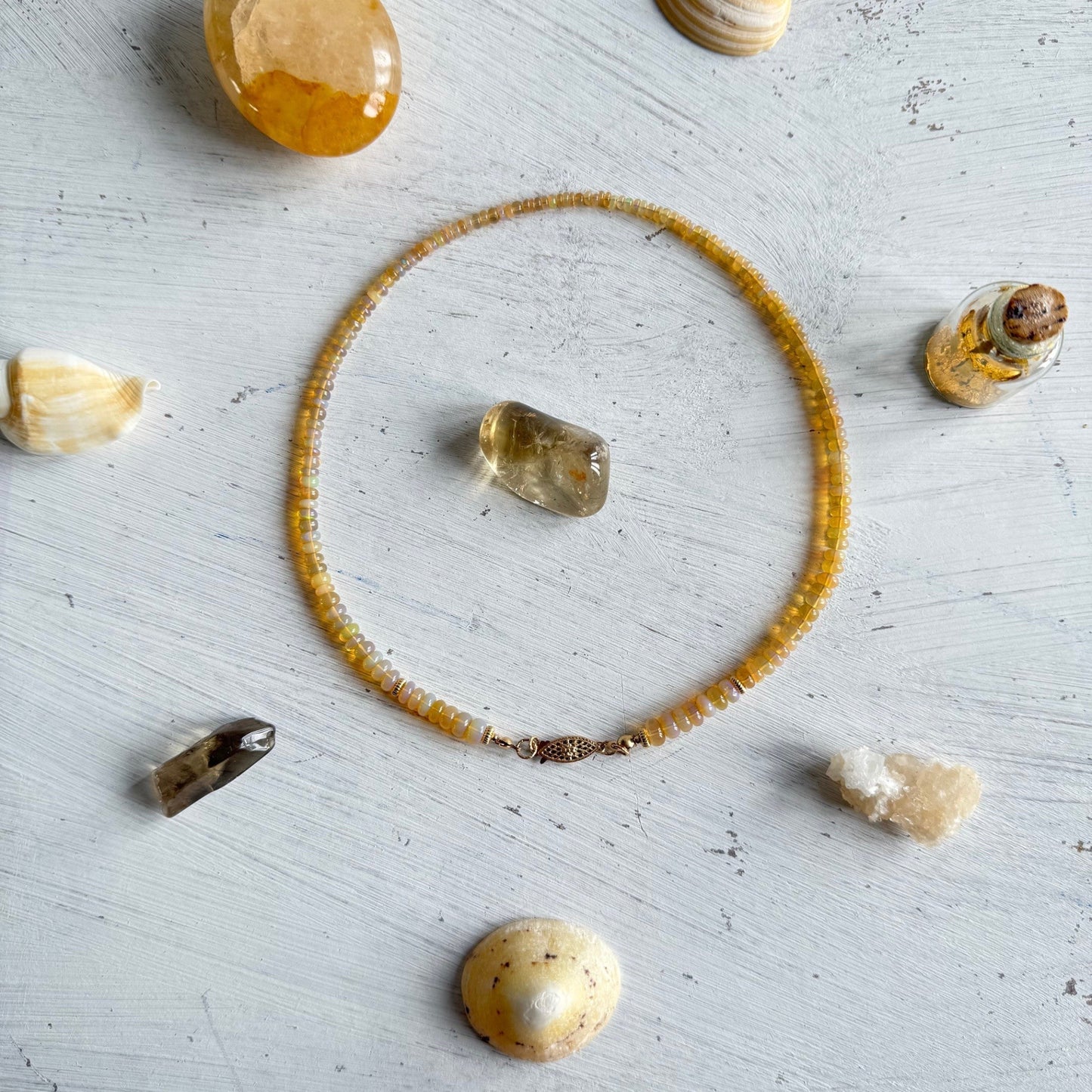 Ketting van gele  Ethiopische opaal met goldfilled slot - ETOPIA