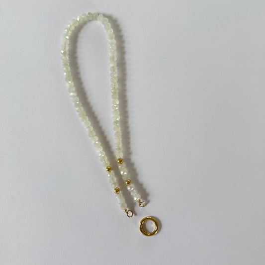 Ketting van witte maansteen rondellen met ronde gold filled sluiting