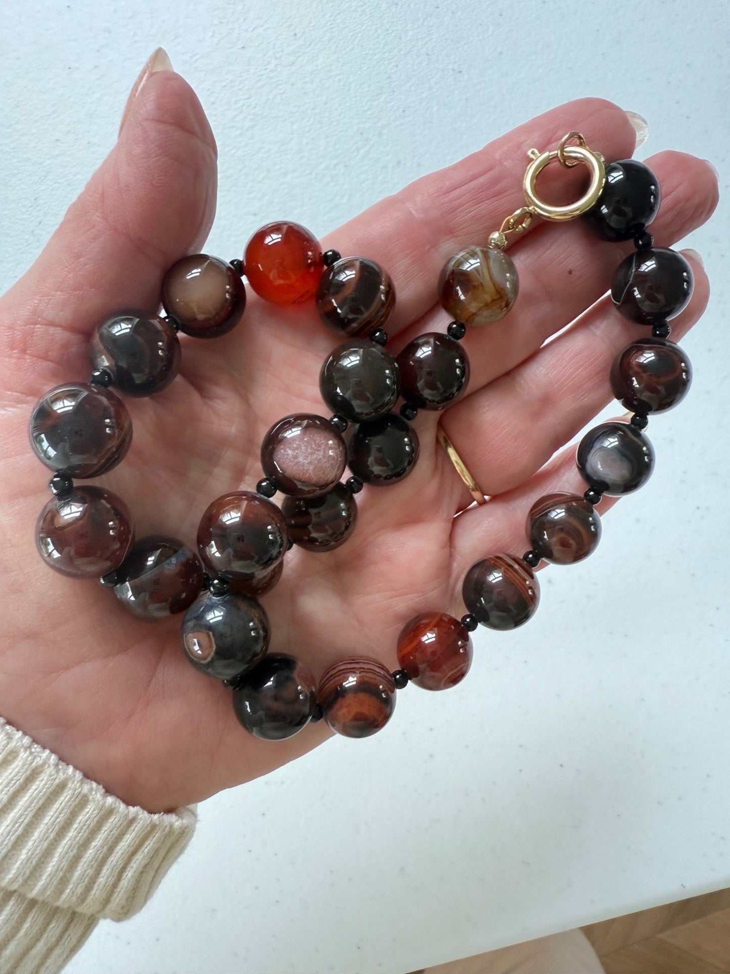 Ketting van grote agaat kralen