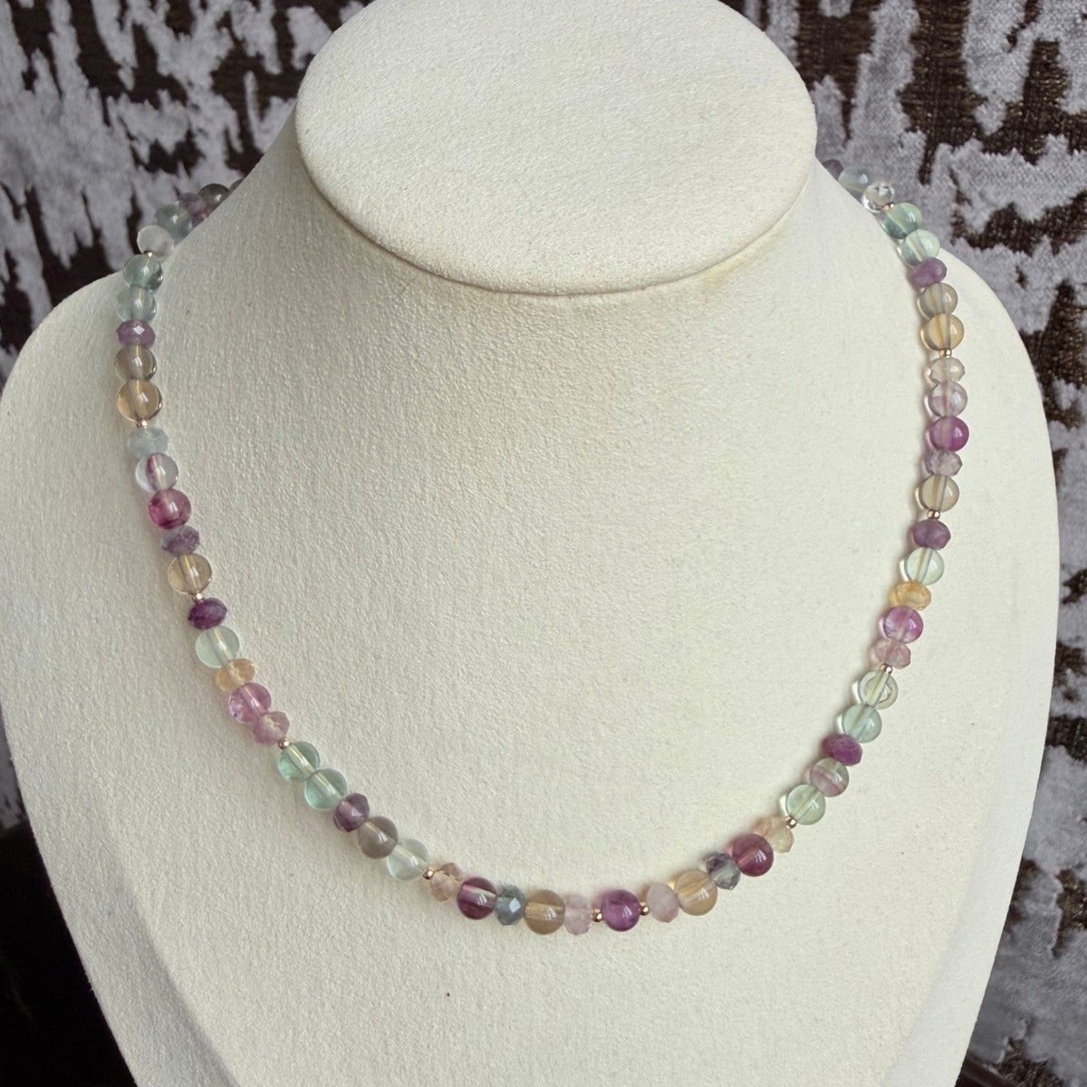 Ketting van 6 mm fluoriet kralen - Engelina Jewelry