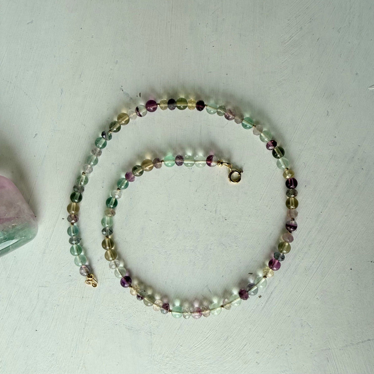 Ketting van fluoriet kralen - Engelina Jewelry
