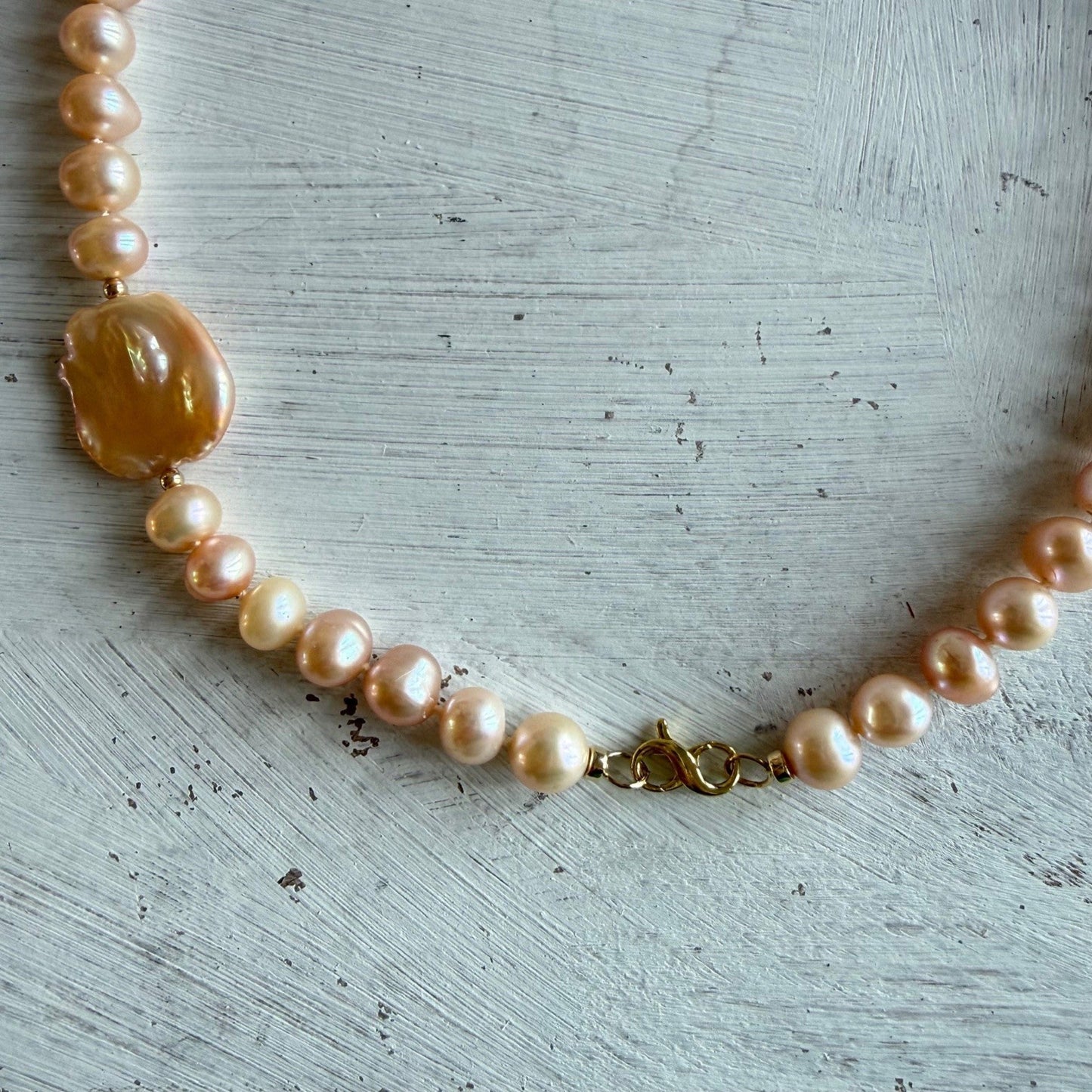 Ketting van goudkleurige parels - GOLDY