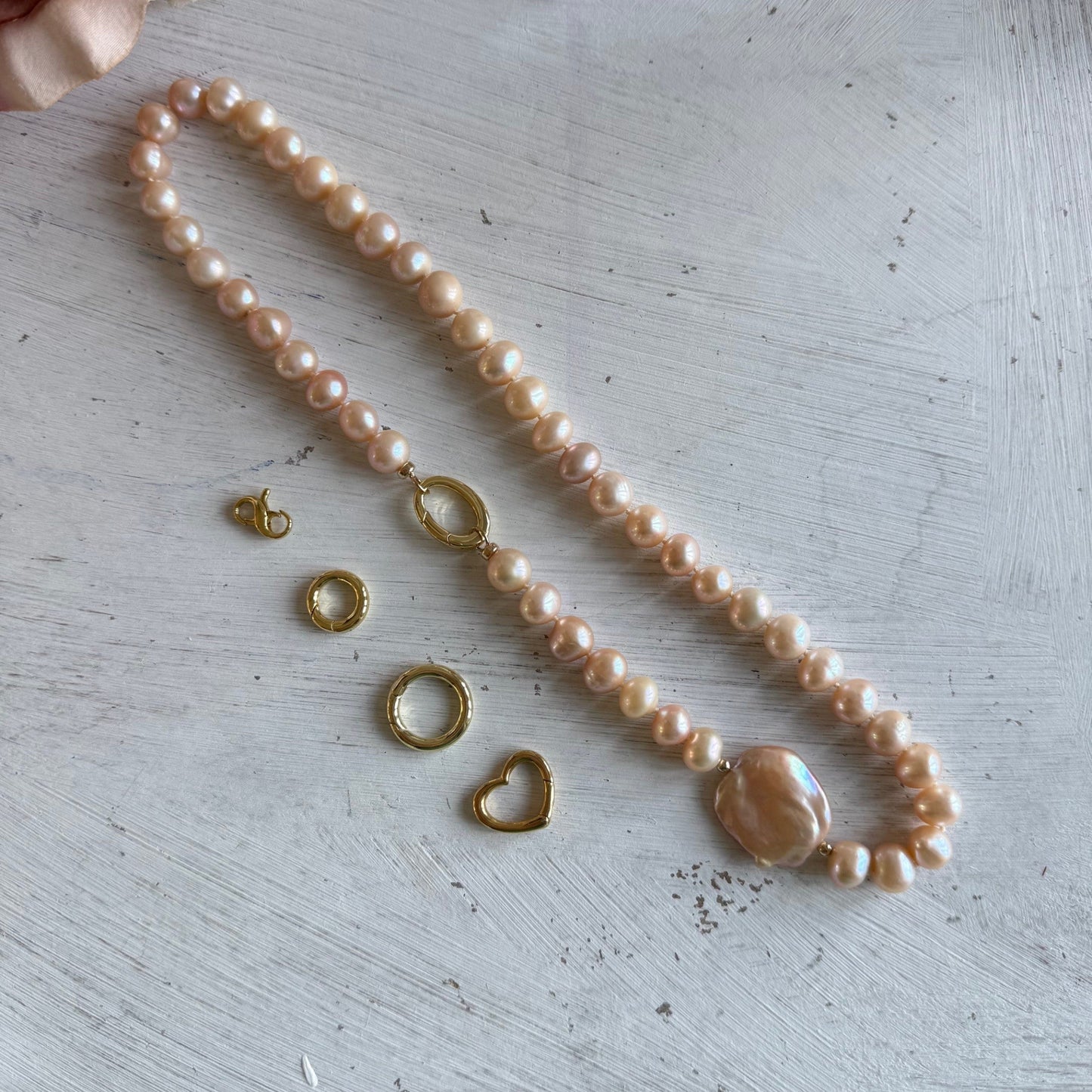 Ketting van goudkleurige parels - GOLDY